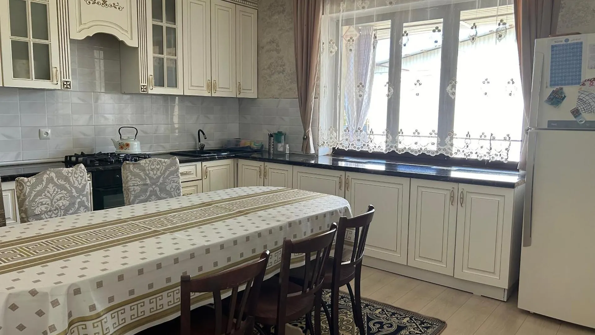 Просторный И Светлый Дом Apartment Almaty Kazakhstan